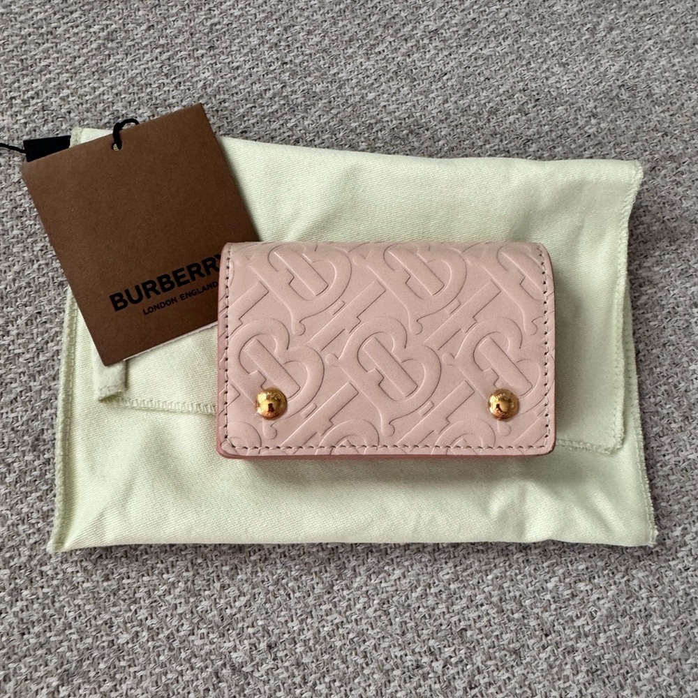 NWT! Burberry Jessie TB Embossed Monogram Card Holder in Rose Beige